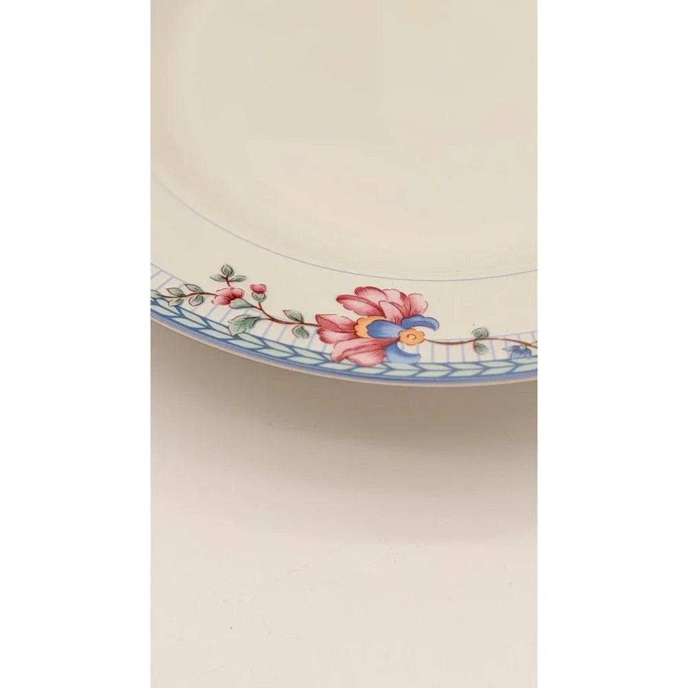 Oneida Blue Lattice Fine Porcelain 8 Inch Dinner Soup Bowls Set of 2 Floral Rim